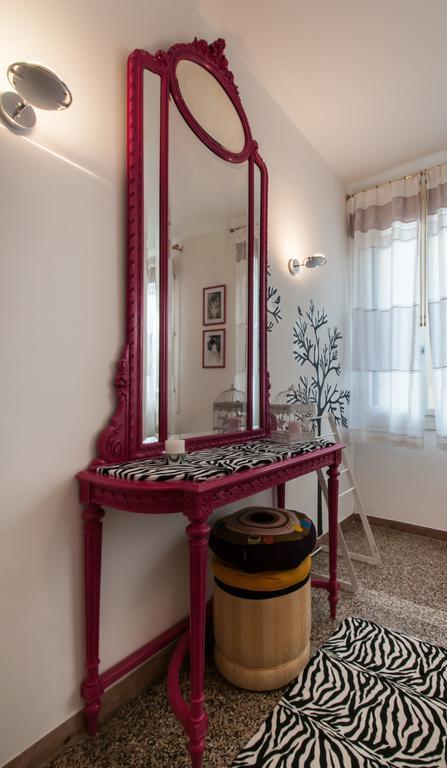 Ve-Nice Suite Misericordia C2607B Venedig Zimmer foto